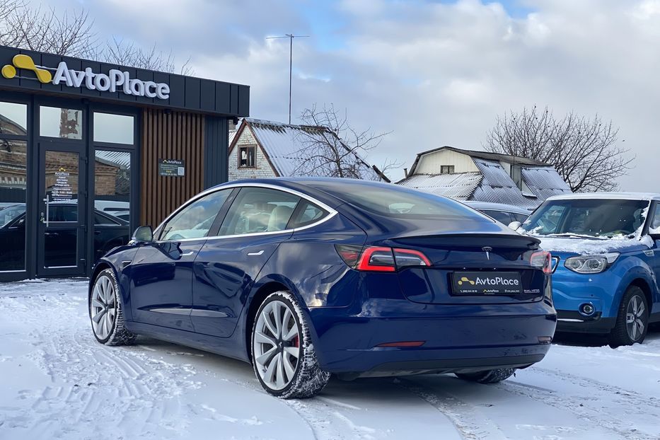 Продам Tesla Model 3 Performance 2019 года в Луцке