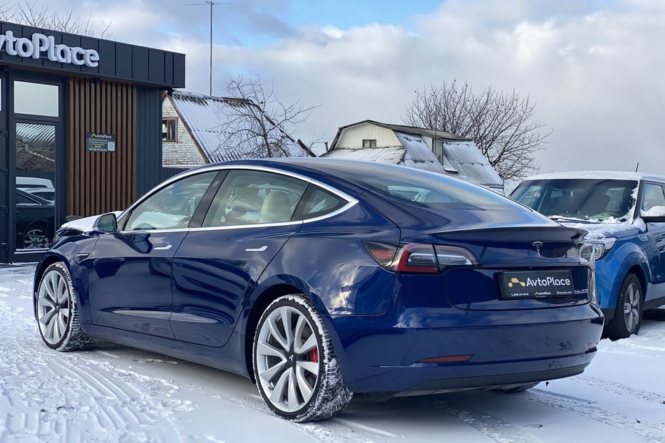 Продам Tesla Model 3 Performance 2019 года в Луцке