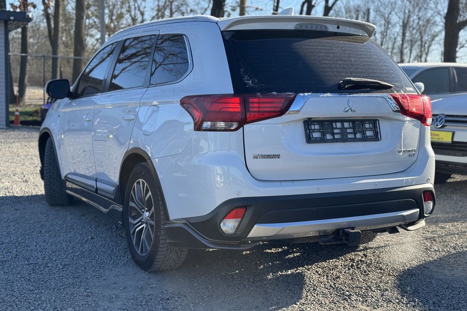 Продам Mitsubishi Outlander (COMIS) 4х4 2017 года в г. Умань, Черкасская область