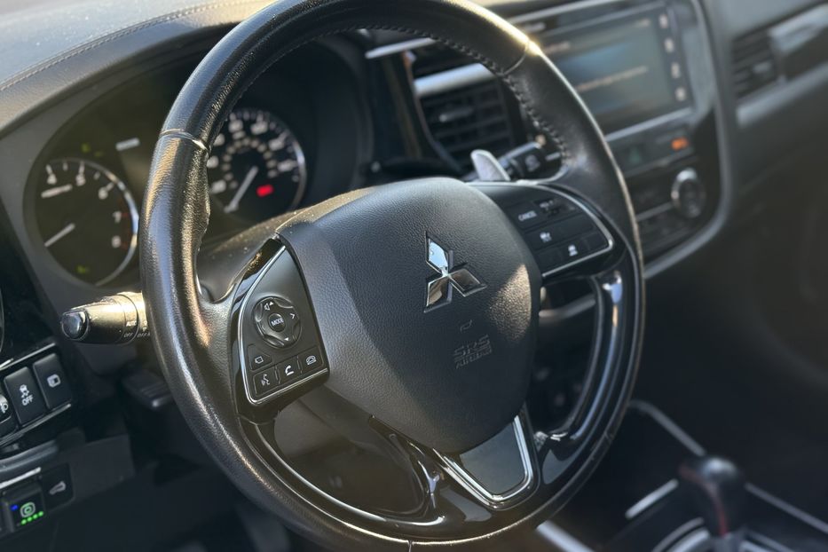 Продам Mitsubishi Outlander (COMIS) 4х4 2017 года в г. Умань, Черкасская область