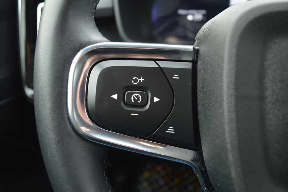 Продам Volvo XC60 XC40 Elektro 70 kWh 2023 года в Одессе