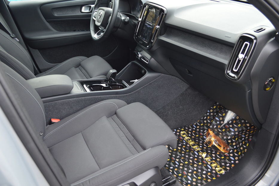 Продам Volvo XC60 XC40 Elektro 70 kWh 2023 года в Одессе