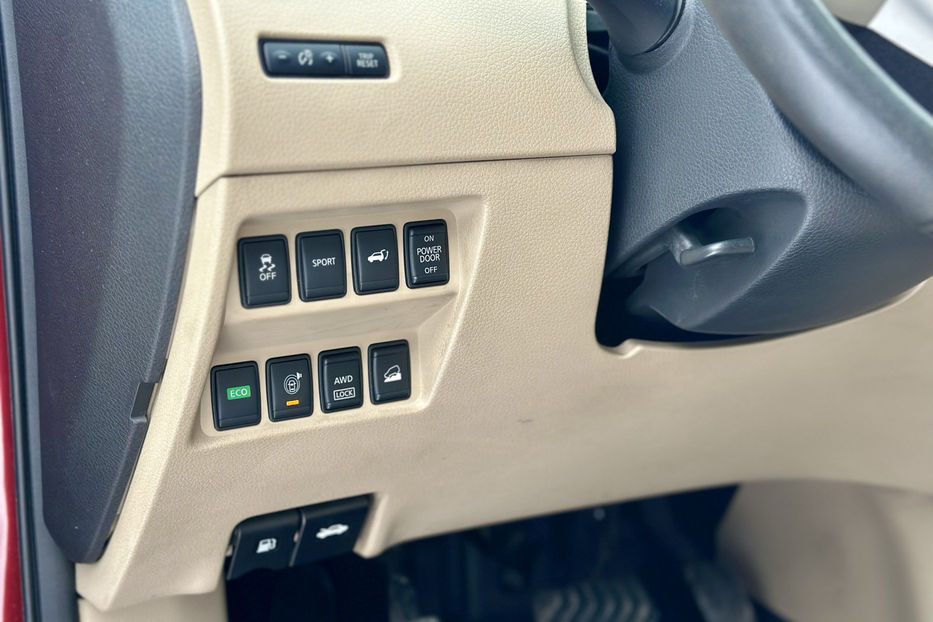 Продам Nissan Rogue 2.5 CVT (170 к.с.) 4WD • SL 2016 года в Киеве