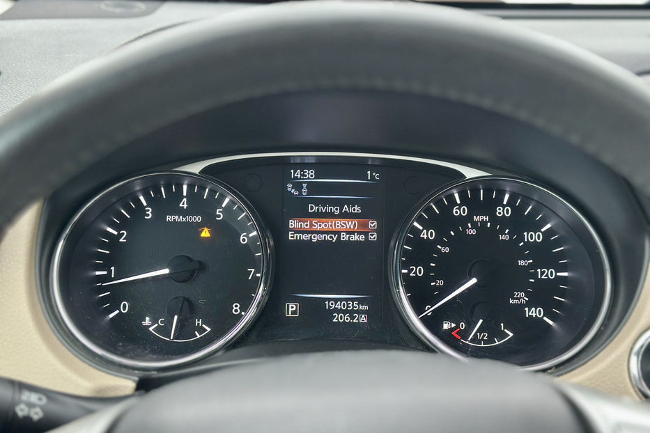 Продам Nissan Rogue 2.5 CVT (170 к.с.) 4WD • SL 2016 года в Киеве