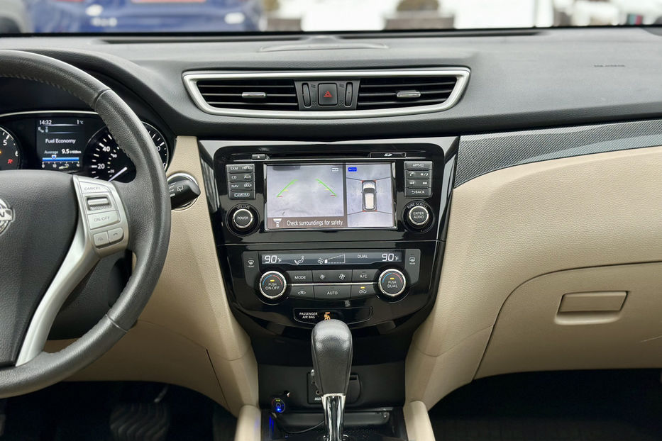 Продам Nissan Rogue 2.5 CVT (170 к.с.) 4WD • SL 2016 года в Киеве