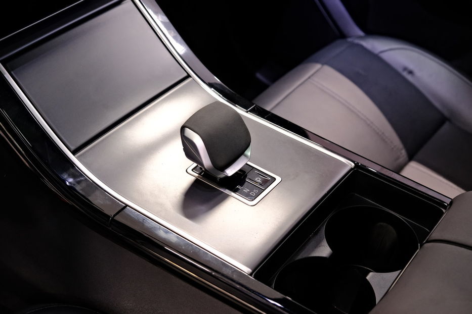 Продам Land Rover Velar 2023 года в Одессе