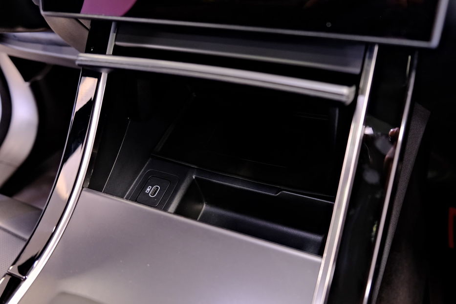 Продам Land Rover Velar 2023 года в Одессе