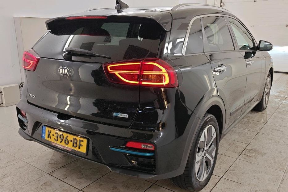 Продам Kia Niro 64кт авто в дорозі 2020 года в Львове