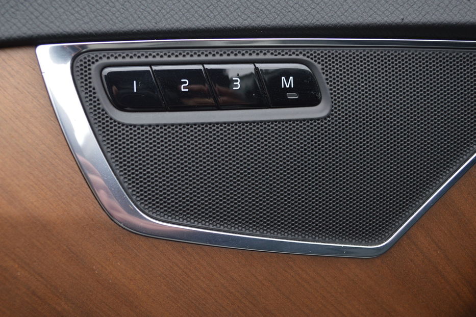 Продам Volvo XC90 2015 года в Одессе