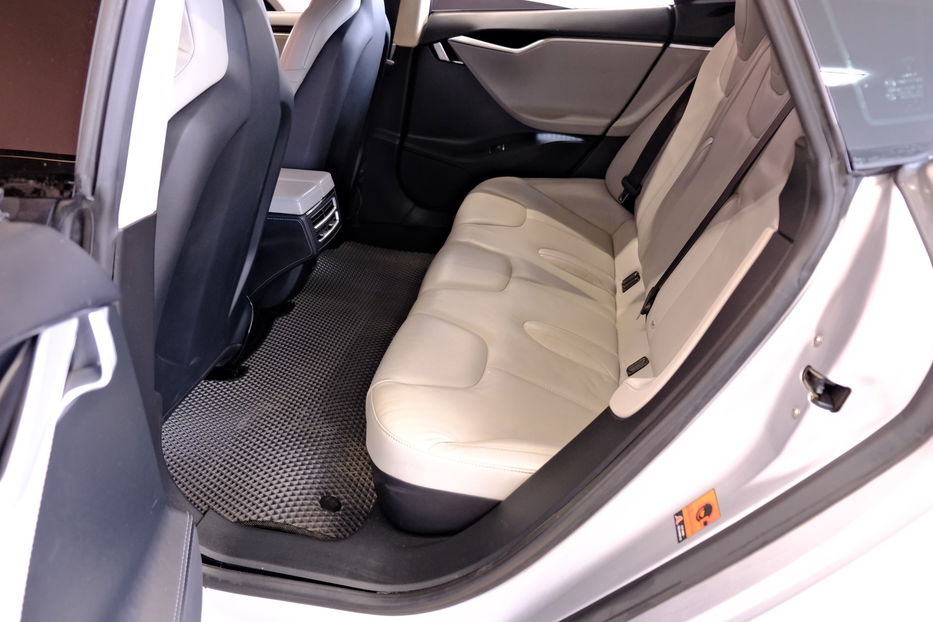 Продам Tesla Model S 2015 года в Одессе