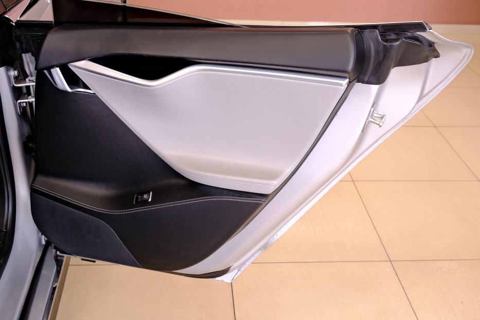 Продам Tesla Model S 2015 года в Одессе