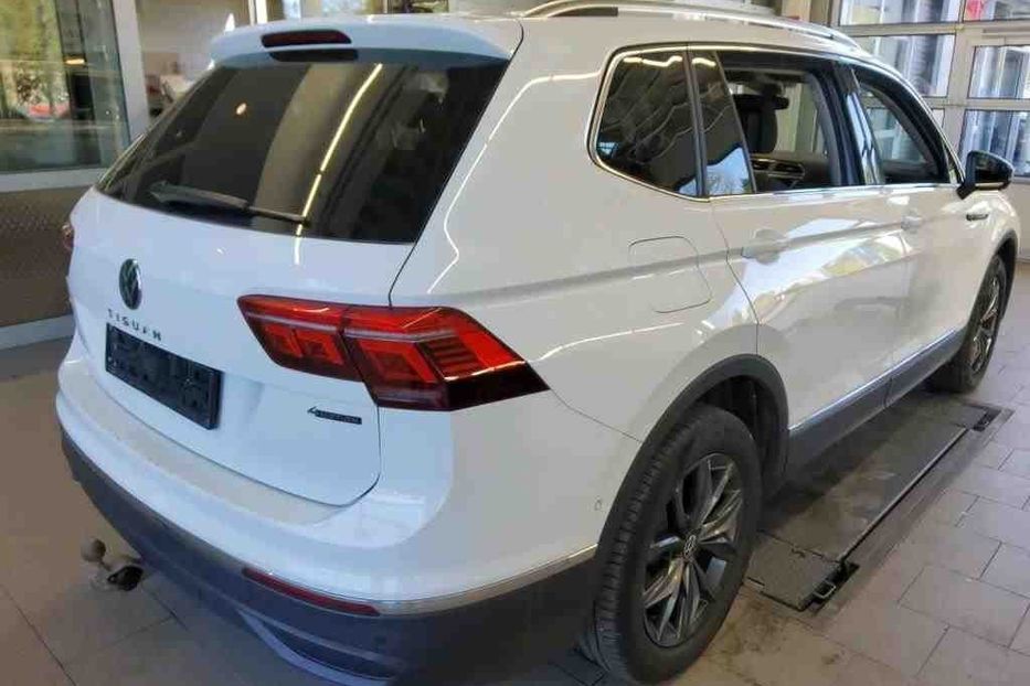 Продам Volkswagen Tiguan Allspace Life 4Motion 2022 года в Житомире