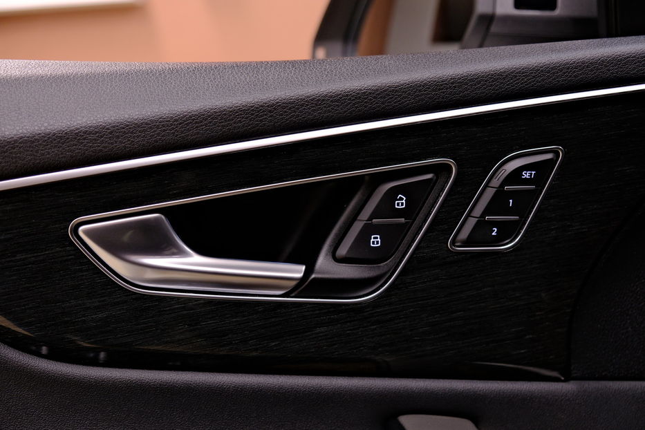 Продам Audi Q8 2019 года в Одессе