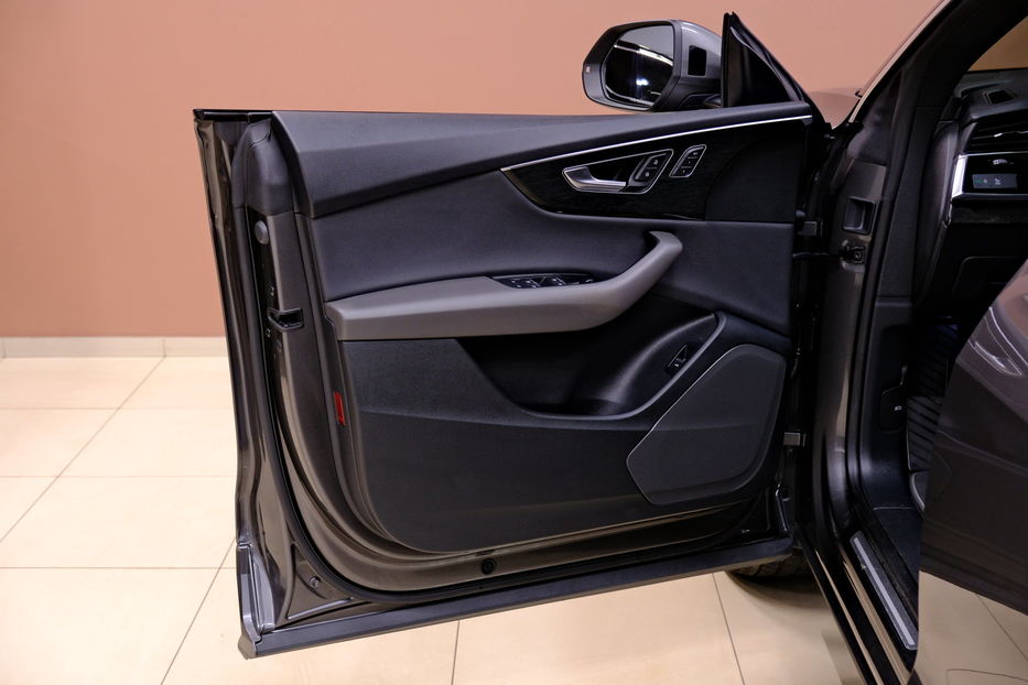 Продам Audi Q8 2019 года в Одессе
