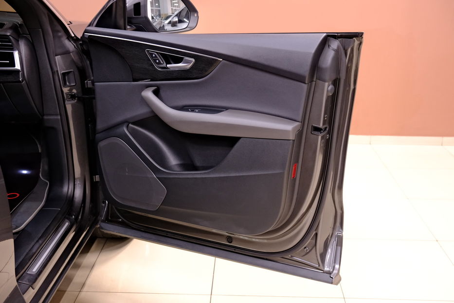 Продам Audi Q8 2019 года в Одессе