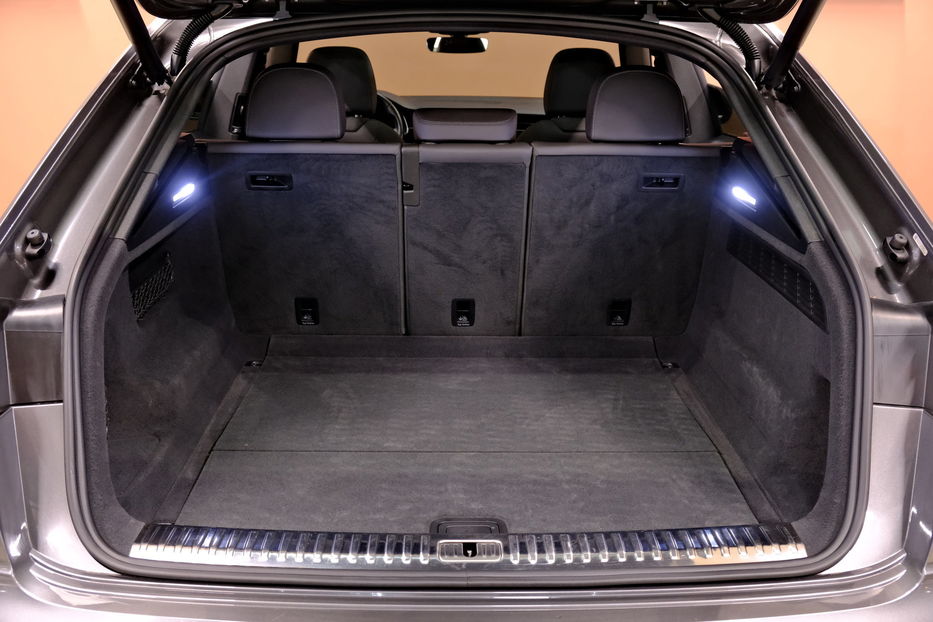 Продам Audi Q8 2019 года в Одессе