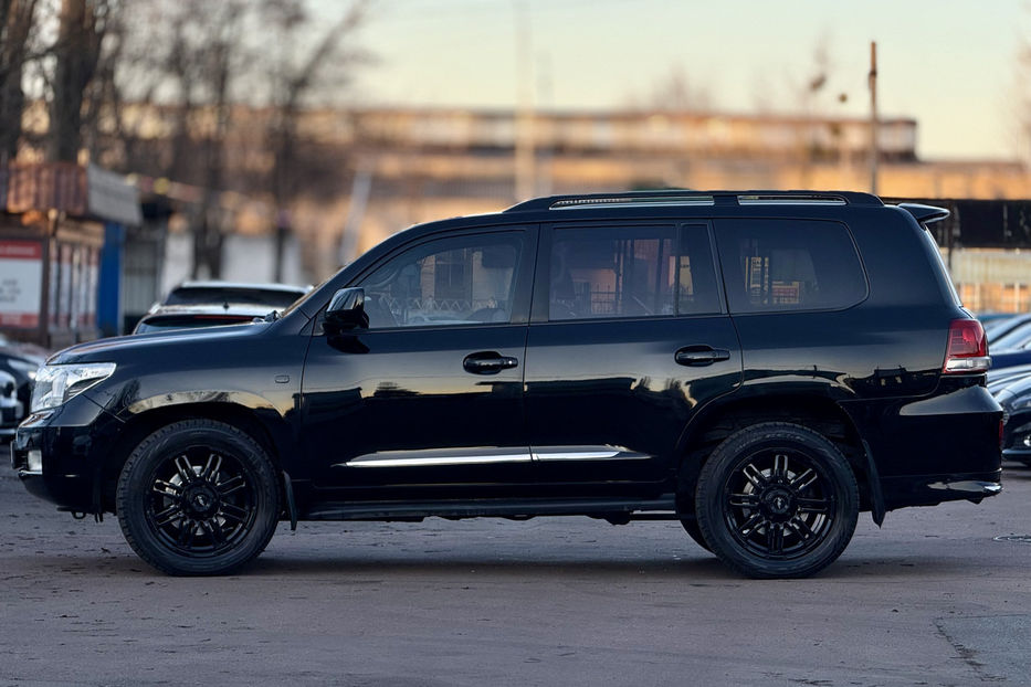 Продам Toyota Land Cruiser 200 4.5 TD 4WD AT (235 л.с.) 2010 года в Киеве