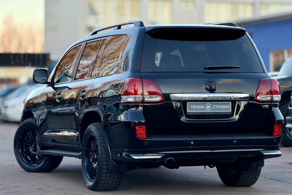 Продам Toyota Land Cruiser 200 4.5 TD 4WD AT (235 л.с.) 2010 года в Киеве