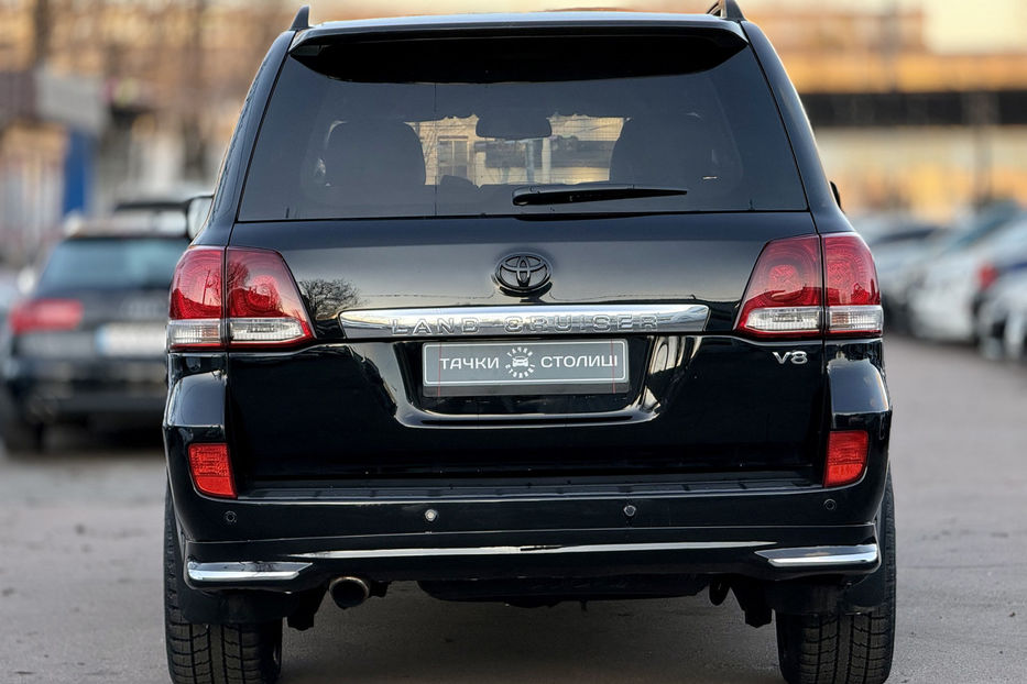 Продам Toyota Land Cruiser 200 4.5 TD 4WD AT (235 л.с.) 2010 года в Киеве