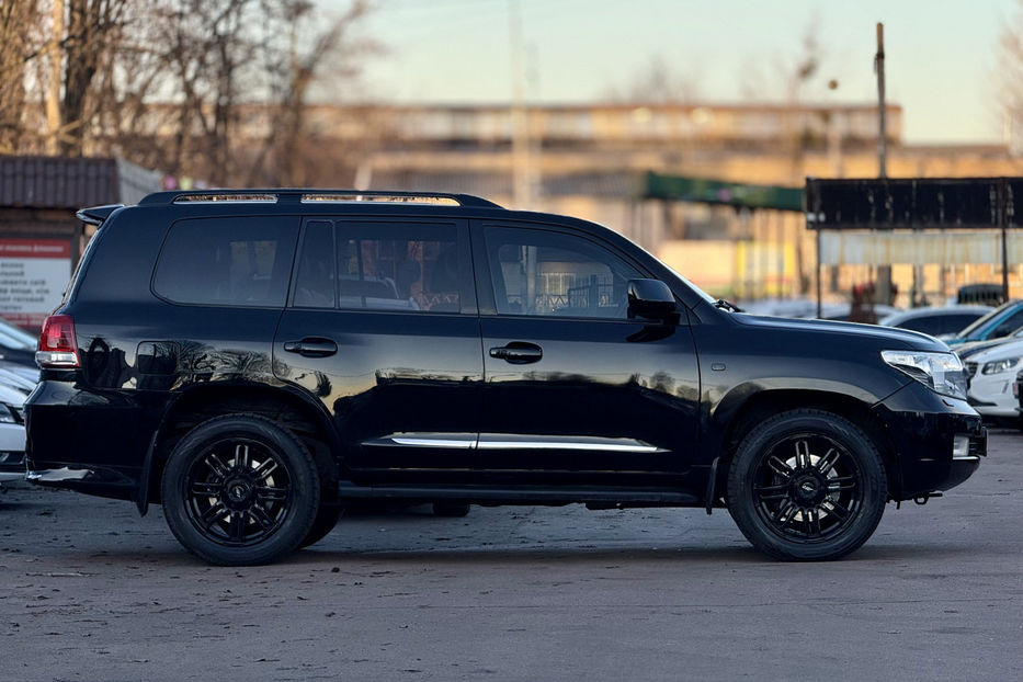Продам Toyota Land Cruiser 200 4.5 TD 4WD AT (235 л.с.) 2010 года в Киеве