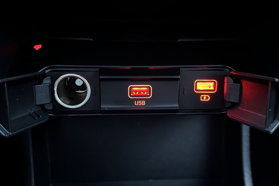 Продам Kia Niro 64кВт.Підігрів керма/сидінь 2022 года в Львове