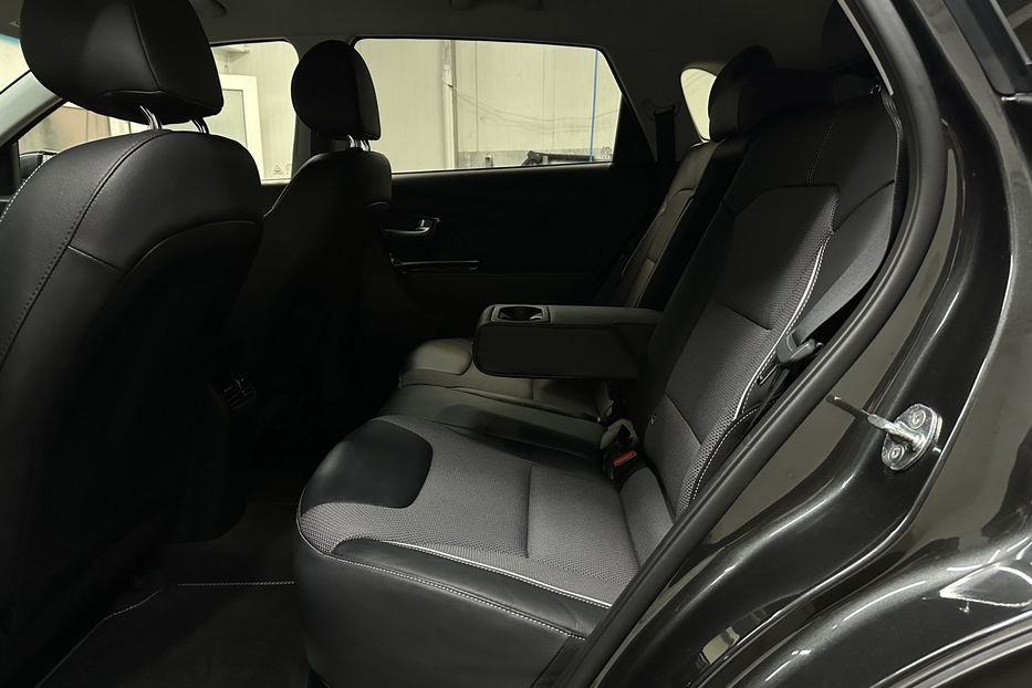 Продам Kia Niro 64кВт.Підігрів керма/сидінь 2022 года в Львове