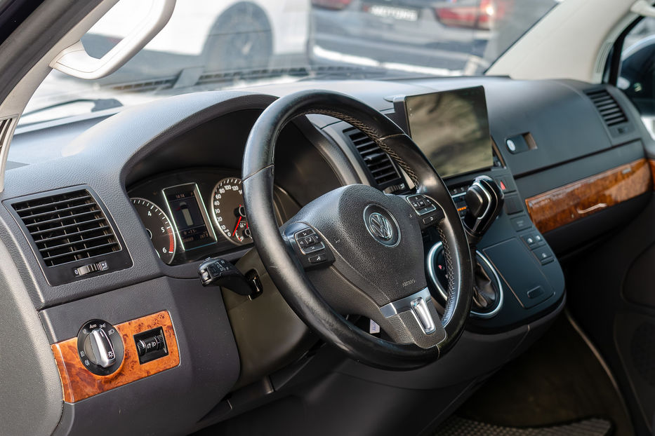 Продам Volkswagen Multivan 2.0TDi 4Motion 2011 года в Киеве