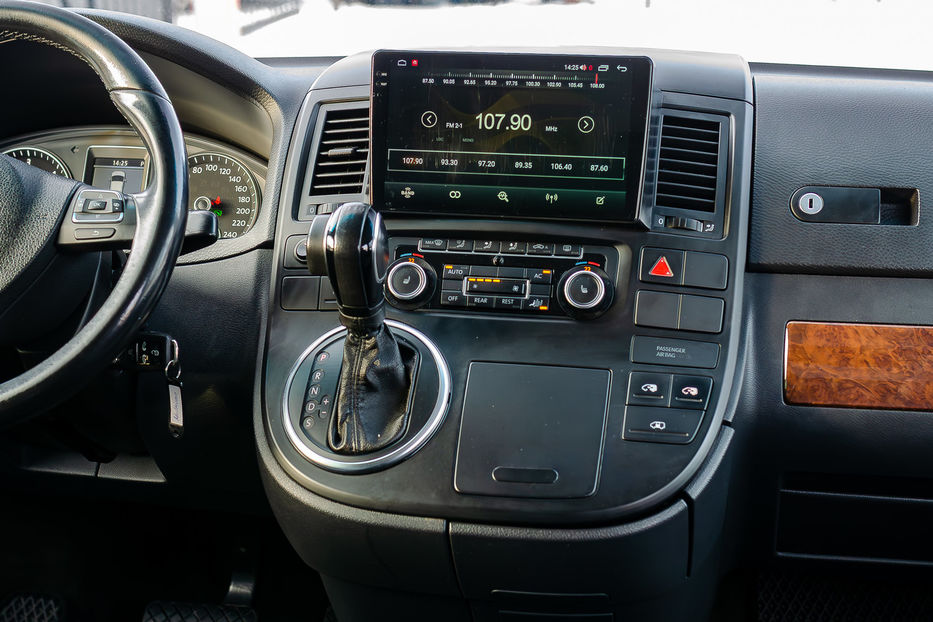 Продам Volkswagen Multivan 2.0TDi 4Motion 2011 года в Киеве