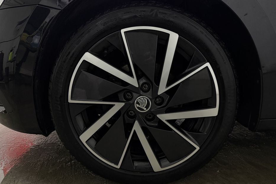 Продам Skoda Octavia А8 2.0 TDI 150к.с АТ FULL LED 2022 года в Львове