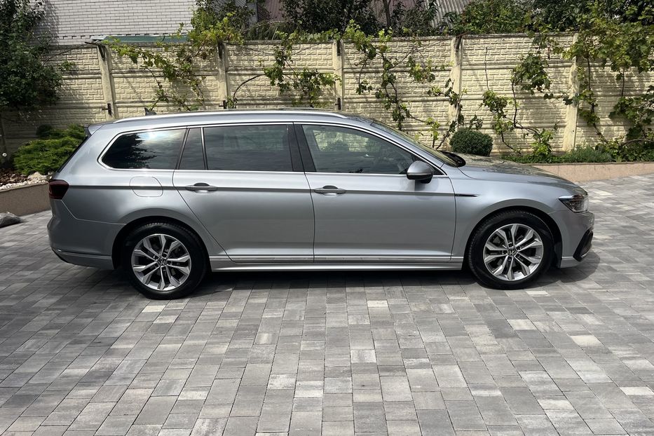 Продам Volkswagen Passat B8 R-Line 4*4 200к.с  2021 года в Житомире