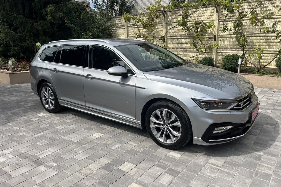 Продам Volkswagen Passat B8 R-Line 4*4 200к.с  2021 года в Житомире