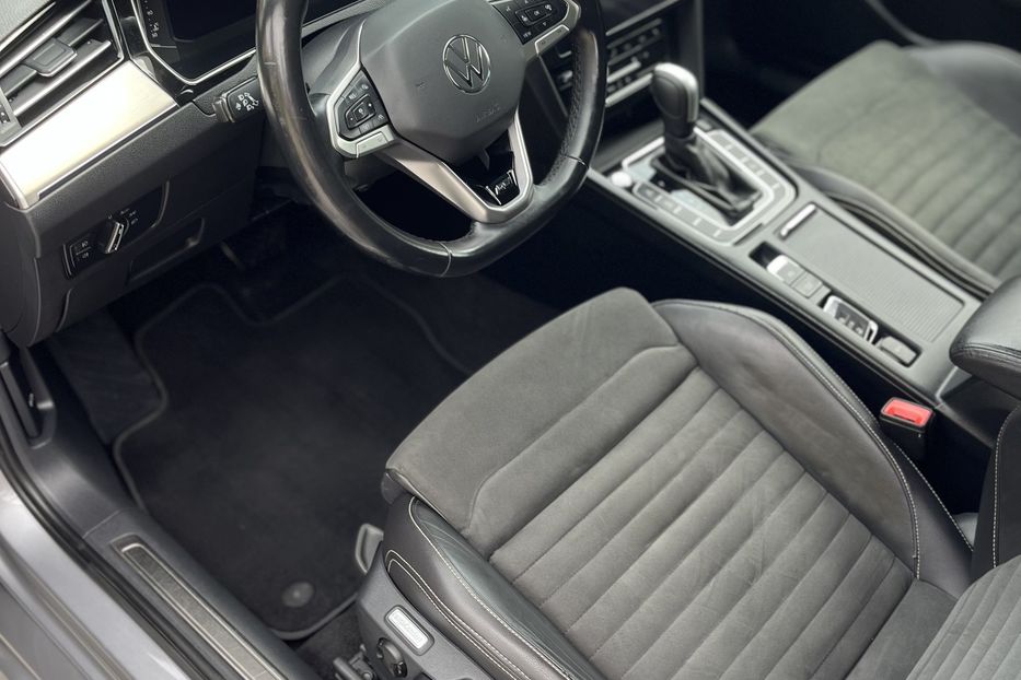 Продам Volkswagen Passat B8 R-Line 4*4 200к.с  2021 года в Житомире