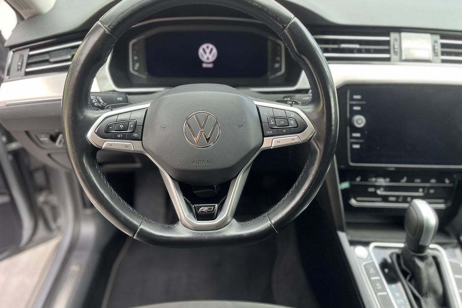 Продам Volkswagen Passat B8 R-Line 4*4 200к.с  2021 года в Житомире