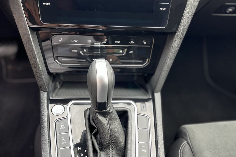 Продам Volkswagen Passat B8 R-Line 4*4 200к.с  2021 года в Житомире