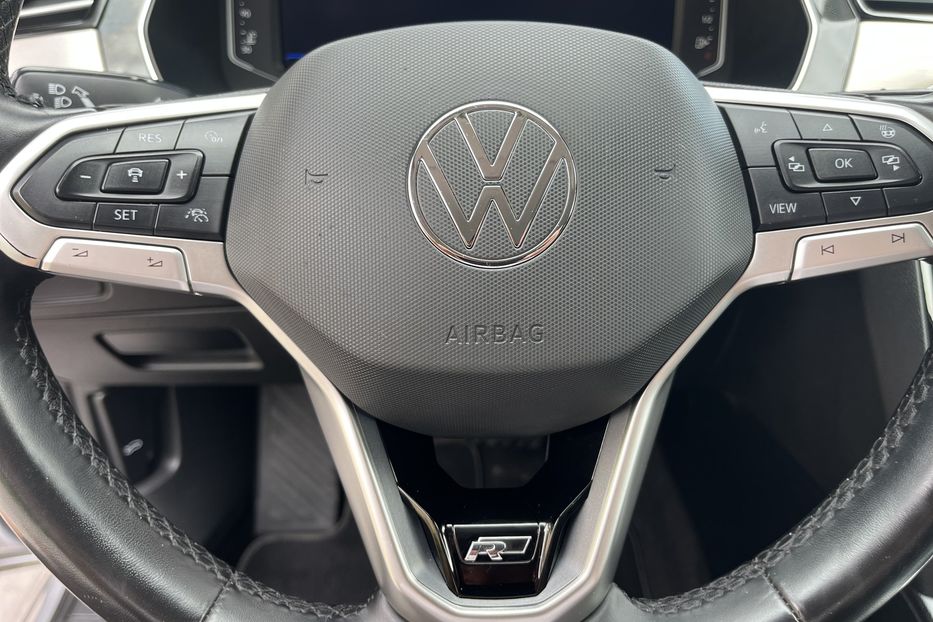 Продам Volkswagen Passat B8 R-Line 4*4 200к.с  2021 года в Житомире