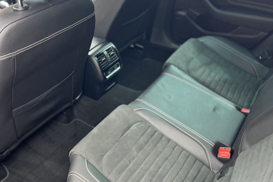 Продам Volkswagen Passat B8 R-Line 4*4 200к.с  2021 года в Житомире