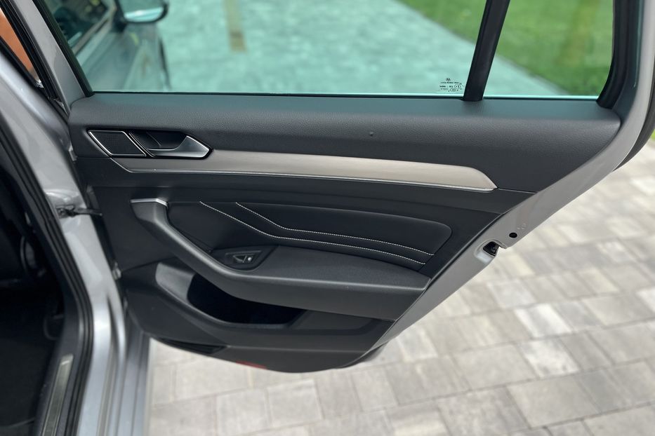 Продам Volkswagen Passat B8 R-Line 4*4 200к.с  2021 года в Житомире