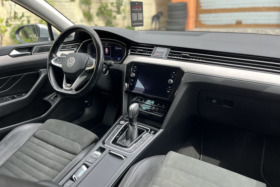 Продам Volkswagen Passat B8 R-Line 4*4 200к.с  2021 года в Житомире