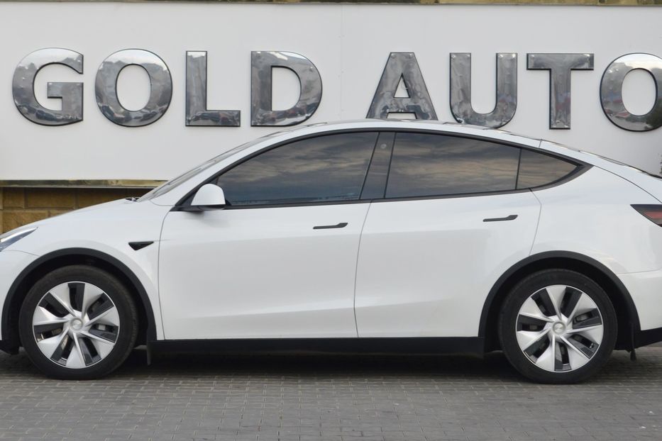 Продам Tesla Model Y 2022 года в Одессе