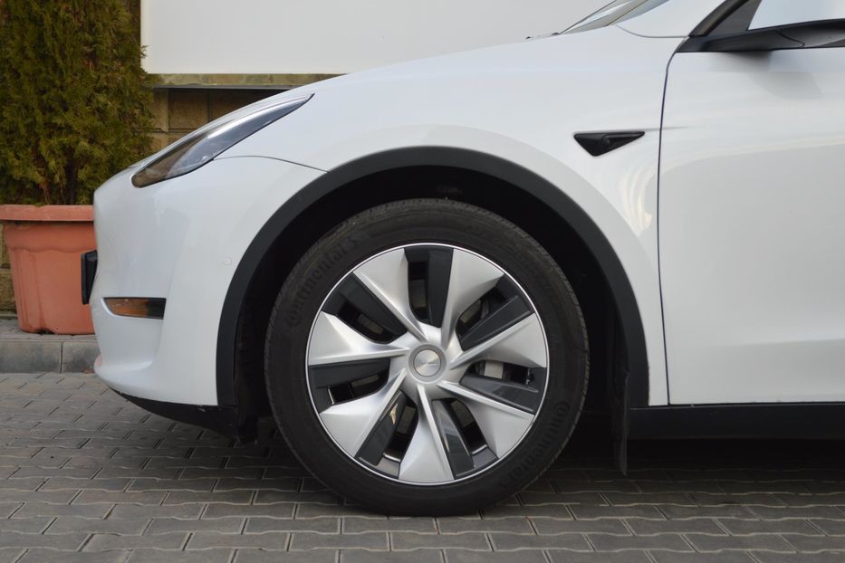 Продам Tesla Model Y 2022 года в Одессе
