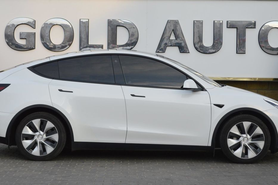 Продам Tesla Model Y 2022 года в Одессе
