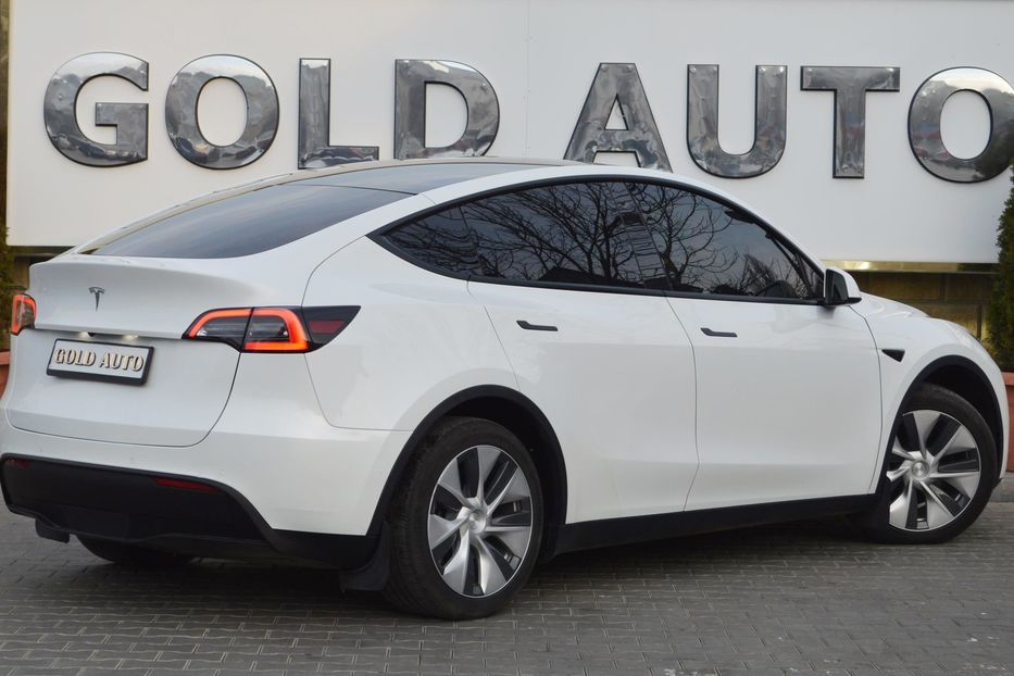 Продам Tesla Model Y 2022 года в Одессе