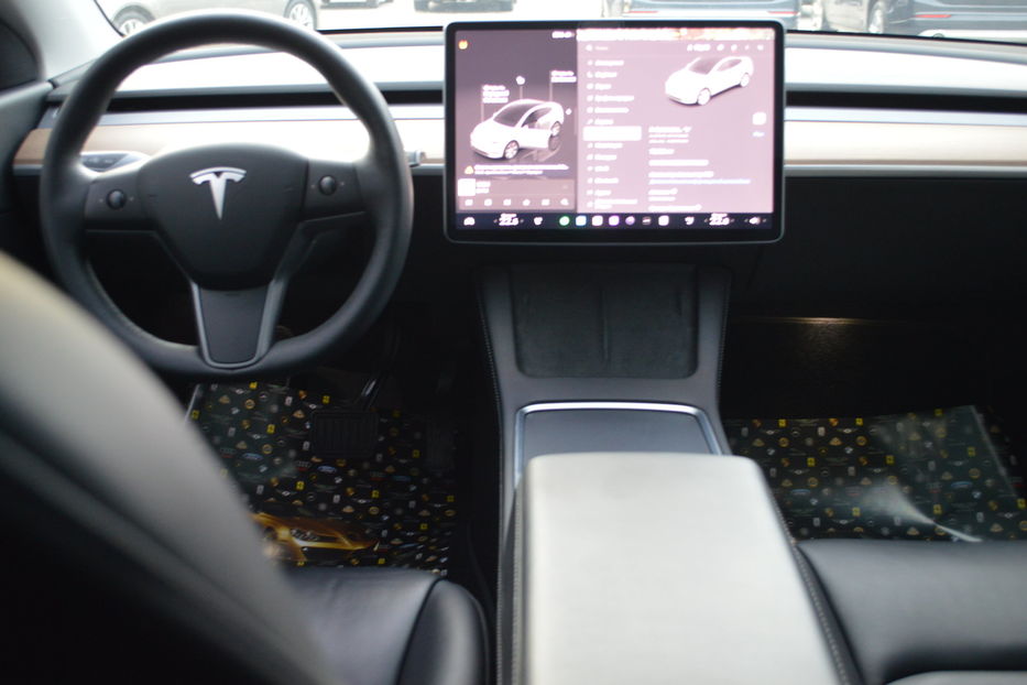 Продам Tesla Model Y 2022 года в Одессе