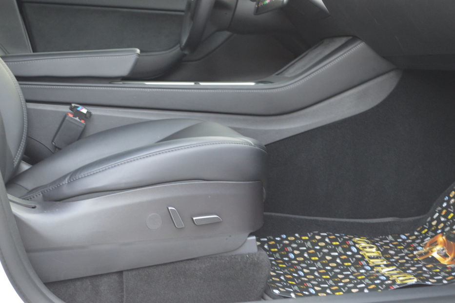 Продам Tesla Model Y 2022 года в Одессе