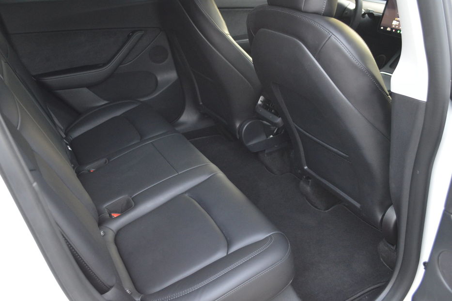 Продам Tesla Model Y 2022 года в Одессе