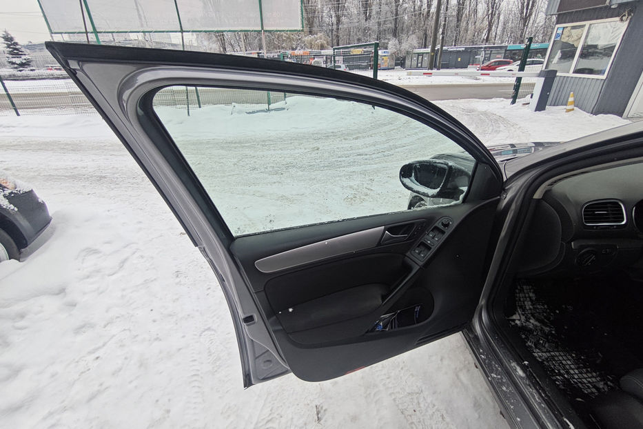 Продам Volkswagen Golf  VI 1.2 TSI MT (105 к.с.) 2012 года в Киеве