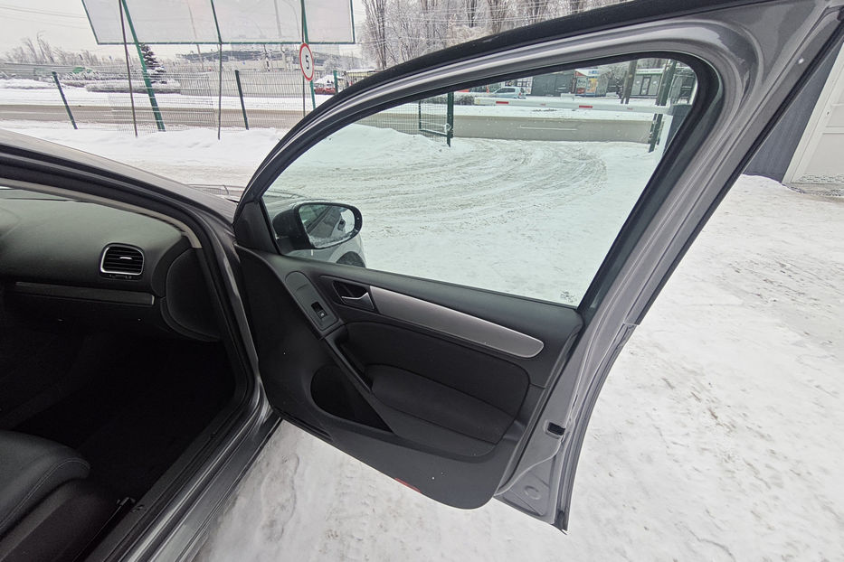 Продам Volkswagen Golf  VI 1.2 TSI MT (105 к.с.) 2012 года в Киеве