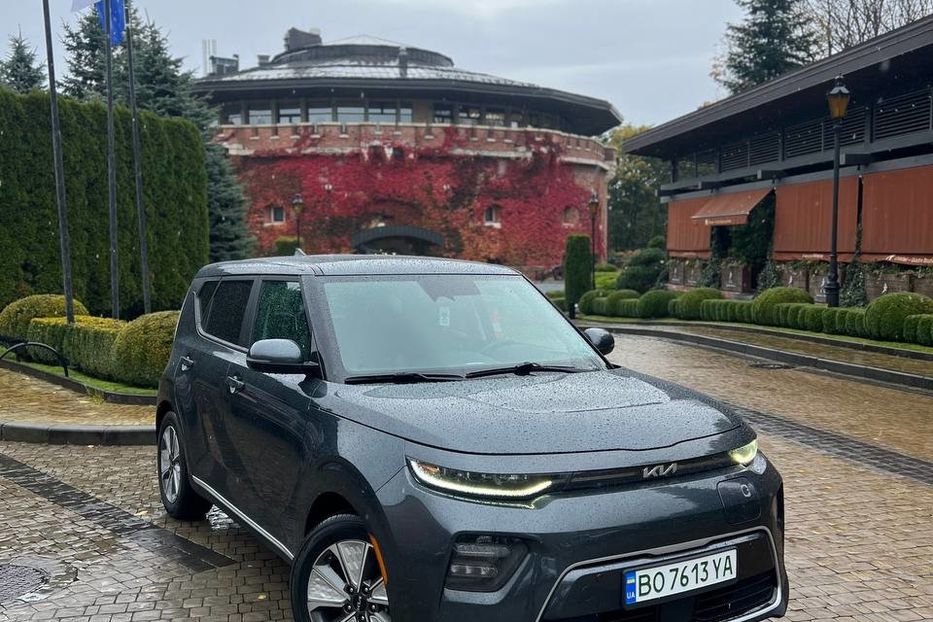 Продам Kia Soul Kia Soul EV 2023 67kWh 2023 года в Львове