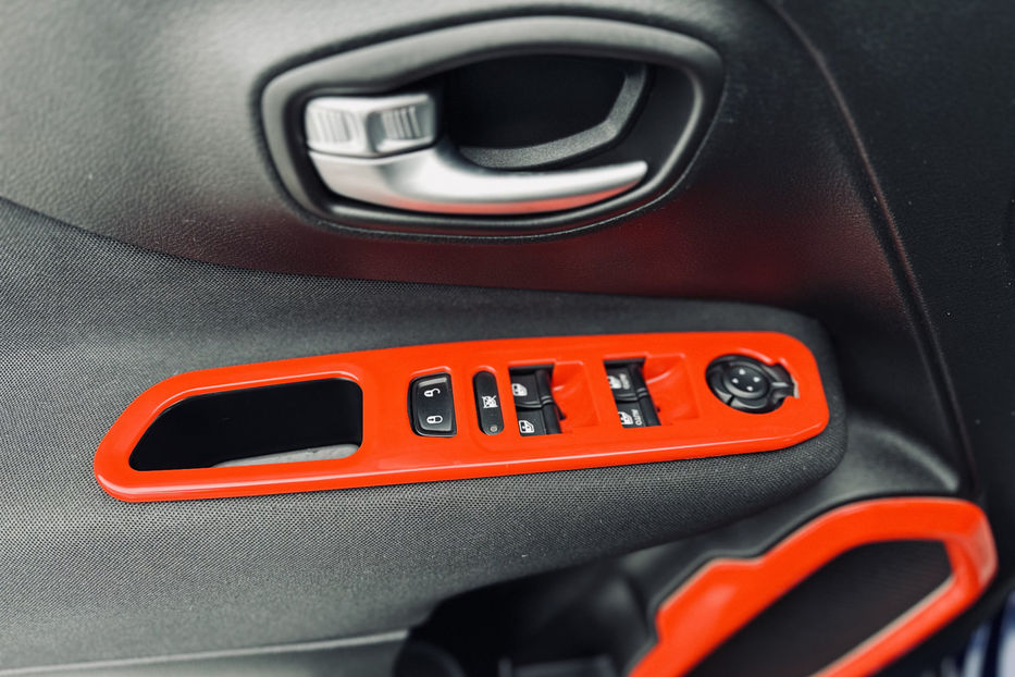 Продам Jeep Renegade 2.4 АТ (184 к.с.) • Latitude  2017 года в Киеве