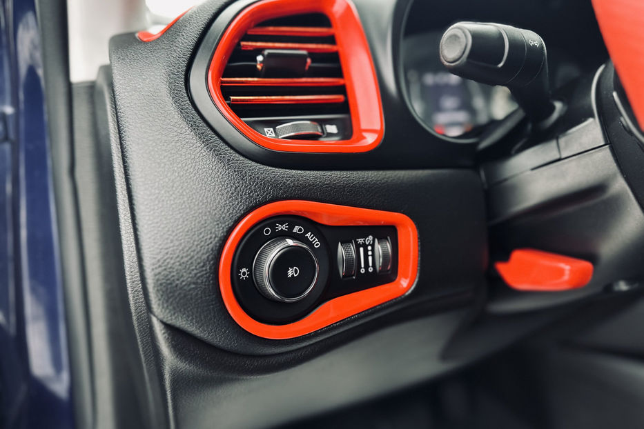 Продам Jeep Renegade 2.4 АТ (184 к.с.) • Latitude  2017 года в Киеве